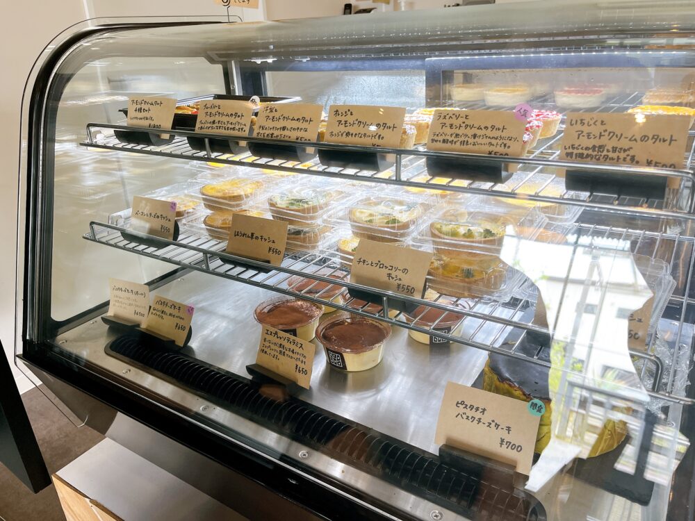 Cafe Sofiaのショーケース内商品の写真