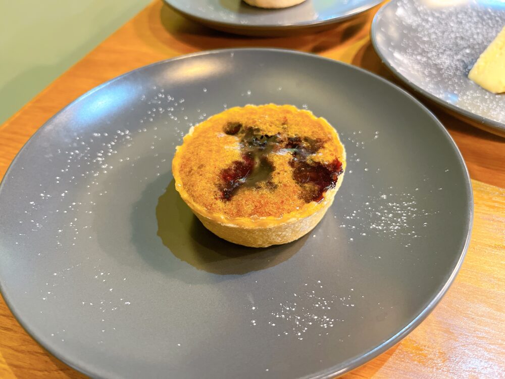 Cafe Sofiaのスイーツ、ブルーベリータルト単体の写真