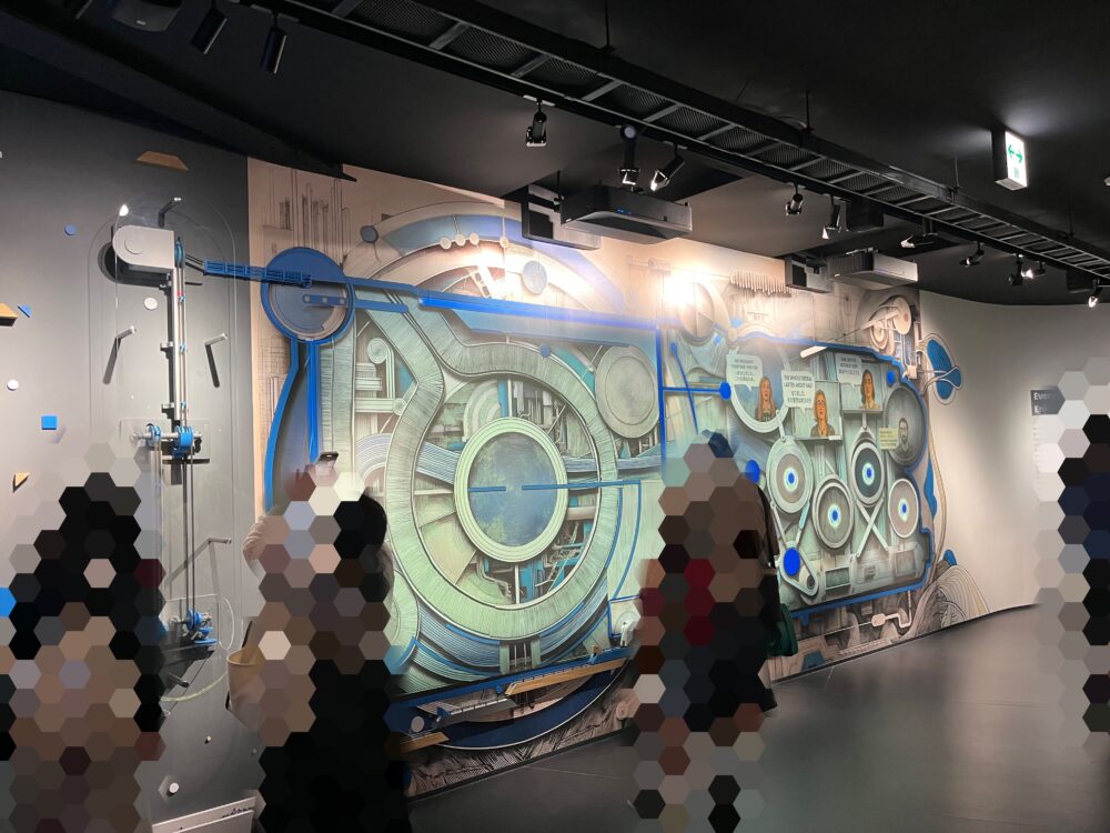 大阪万博セルビア館の展示の写真