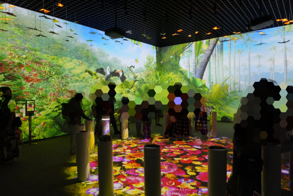 大阪万博のコロンビア館の素材展示ルームの写真