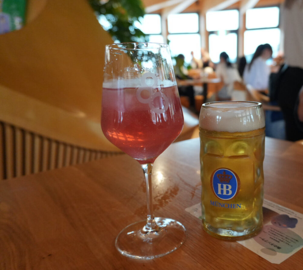 大阪万博のドイツ館レストランの飲み物の写真