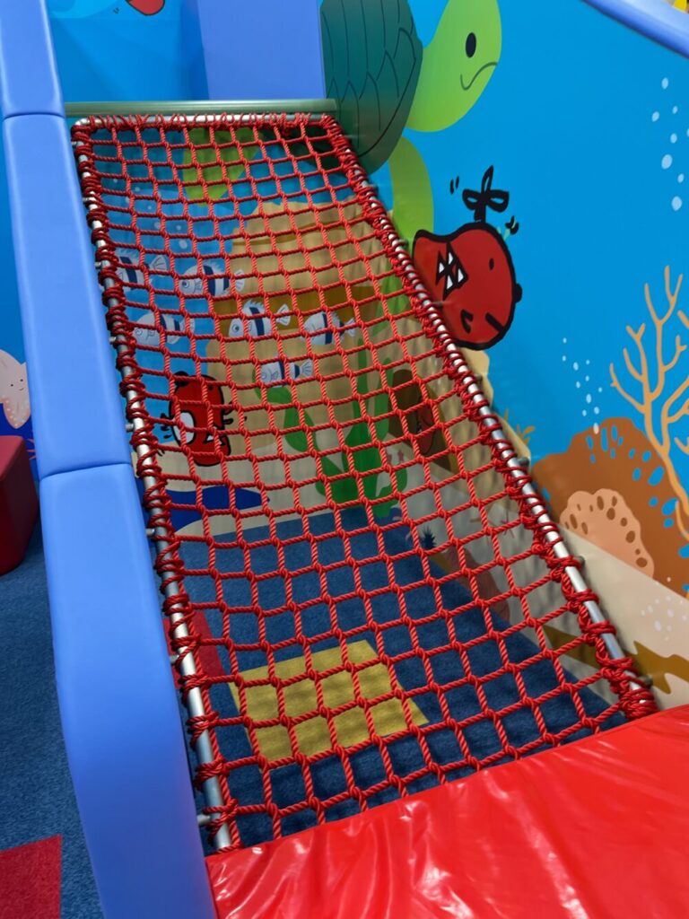 めんたいパークとこなめのつぶつぶランド内のスライダー登り口の写真